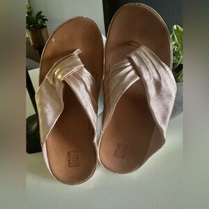 Fitflop rose gold metalic sandals